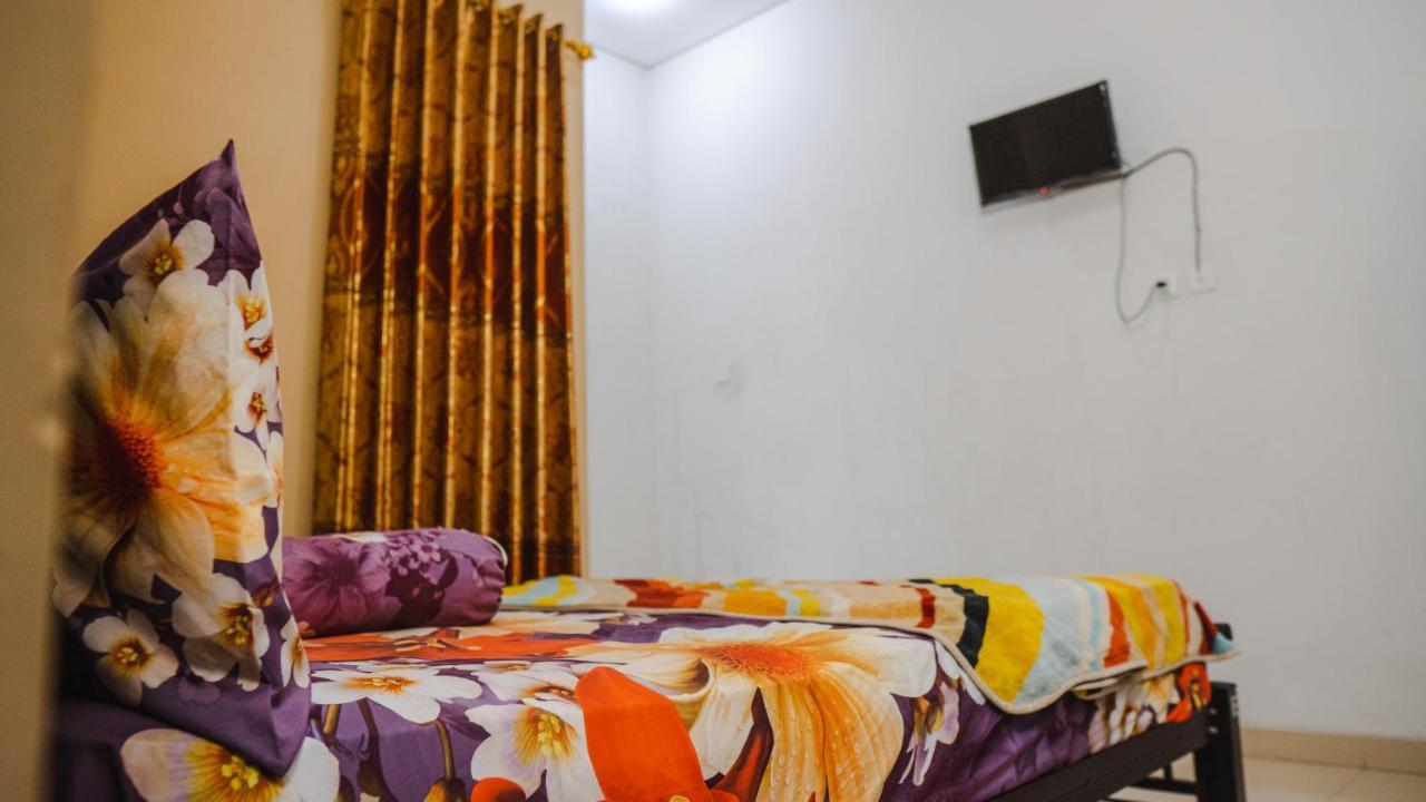 Sitiinggil Guest House Syariah Tegal  Bagian luar foto