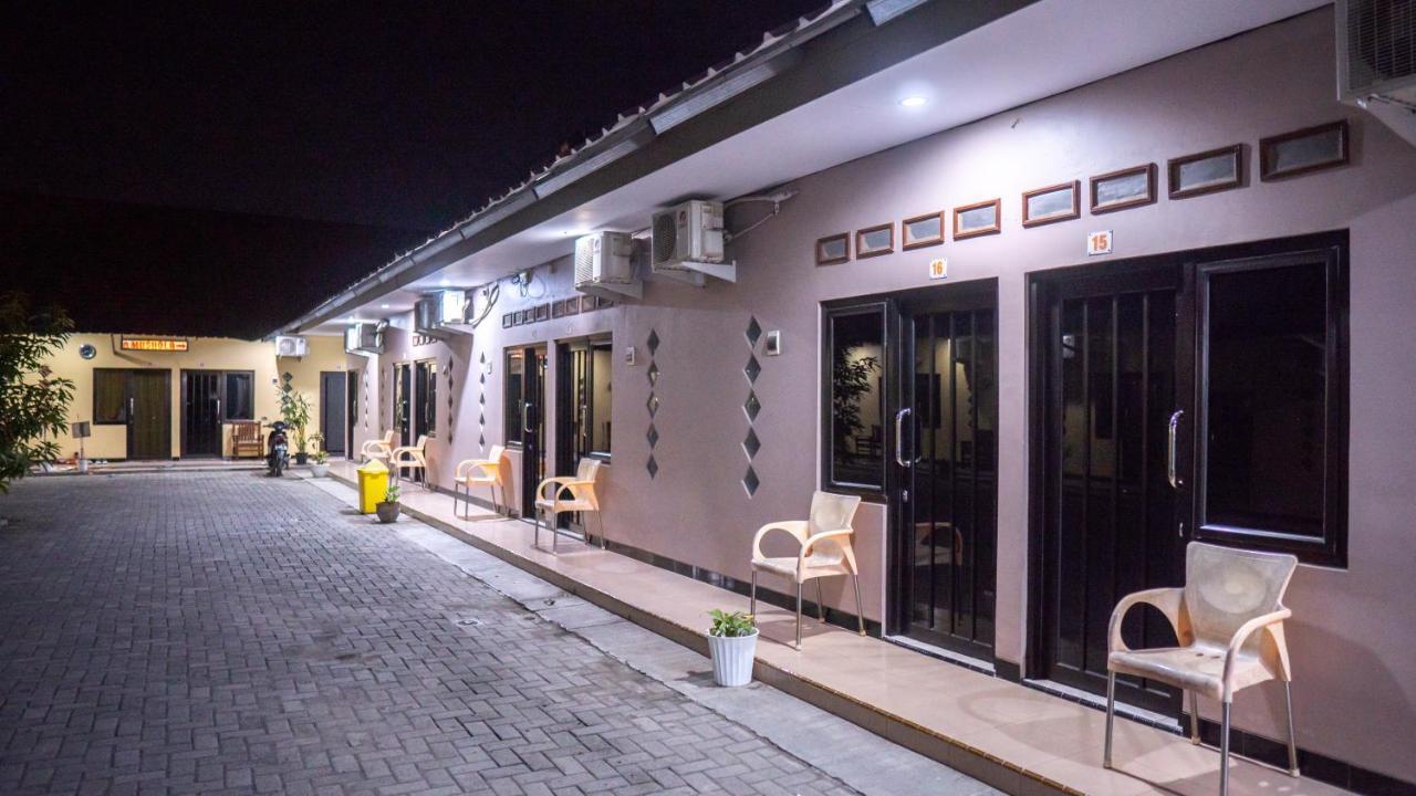 Sitiinggil Guest House Syariah Tegal  Bagian luar foto